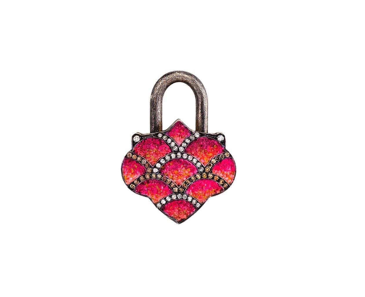24KYG Lantern Lock Medium Pendant