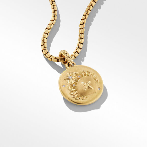 Cancer Amulet in 18K Yellow Gold with Diamonds, 28.7mm - Image 2