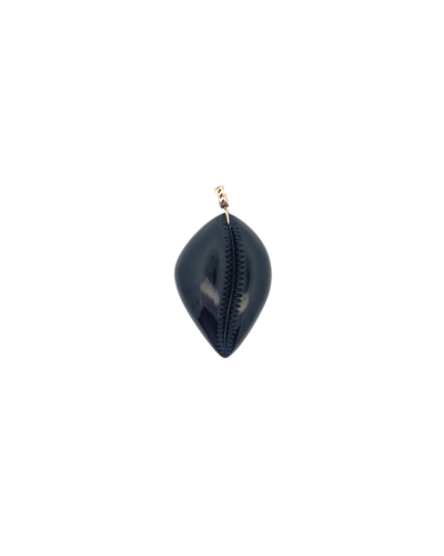 Dezsos large cowry bead pendant