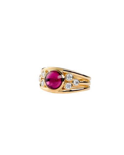 SYNAs 18KYG Sugarloaf Trio Band Ring with Rubellite and Diamonds